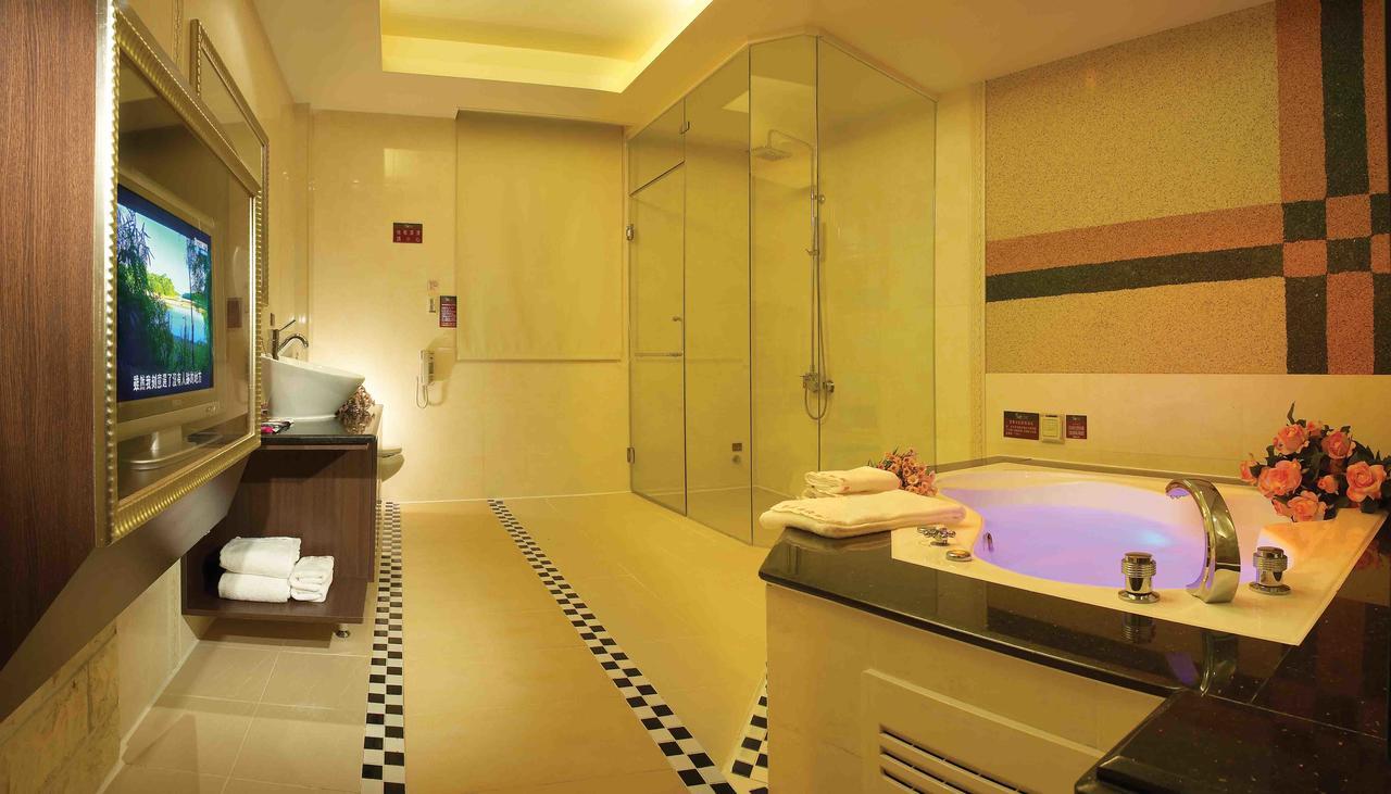 Spring Breeze Boutique Motel เกาสง ภายนอก รูปภาพ